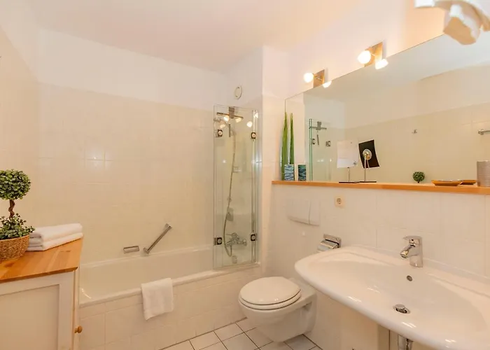 Апартаменты Trafalgar 151 *